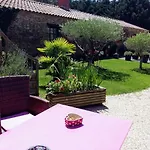 Accessible Avec Jardin Fleuri Près De Pornic, éco-rénové Et équipé *