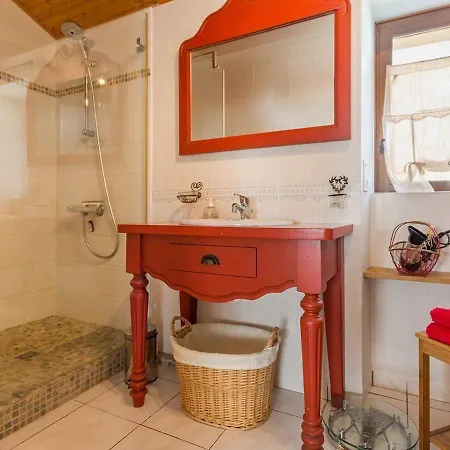 Hébergement de vacances Accessible Avec Jardin Fleuri Près De Pornic, éco-rénové Et équipé *