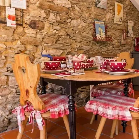 Accessible Avec Jardin Fleuri Près De Pornic, éco-rénové Et équipé * La Sicaudais