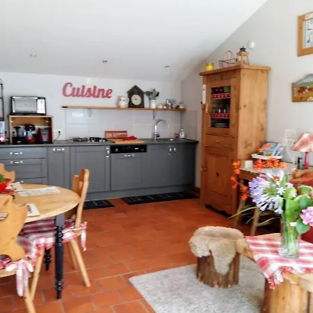 Tatil Evi Accessible Avec Jardin Fleuri Pres De Pornic, Eco-renove Et Equipe