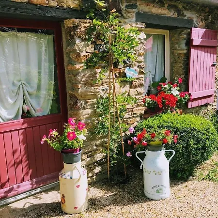 Accessible Avec Jardin Fleuri Près De Pornic, éco-rénové Et équipé Hébergement de vacances
