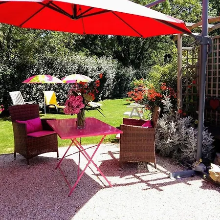 Accessible Avec Jardin Fleuri Pres De Pornic, Eco-renove Et Equipe Tatil Evi La Sicaudais